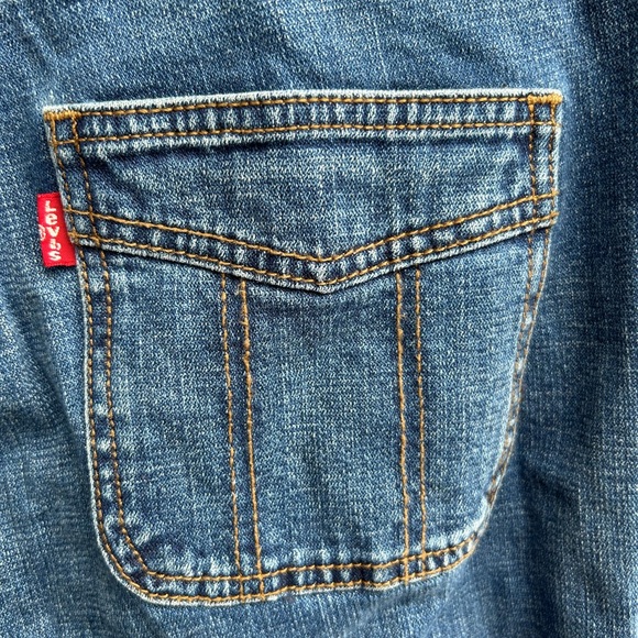 Levi’s Women’s Blue Denim Capri Jeans with Elastic in Waistband Size 10 - Picture 6 of 8